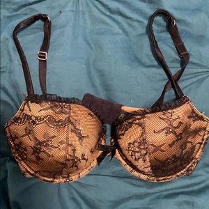 NWOT Elle Macpherson 32D Lacey Black Bra